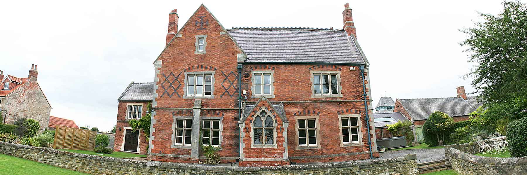 Manor Farm Front Yard